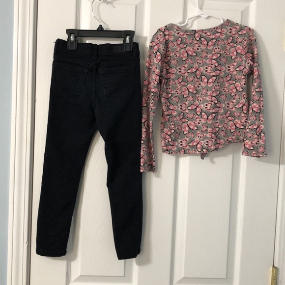 Pair of black jeans by Jordache size 6 with a 6X top black and pink print - Picture 4 of 6